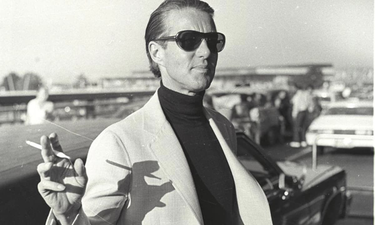 Halston (Halston)