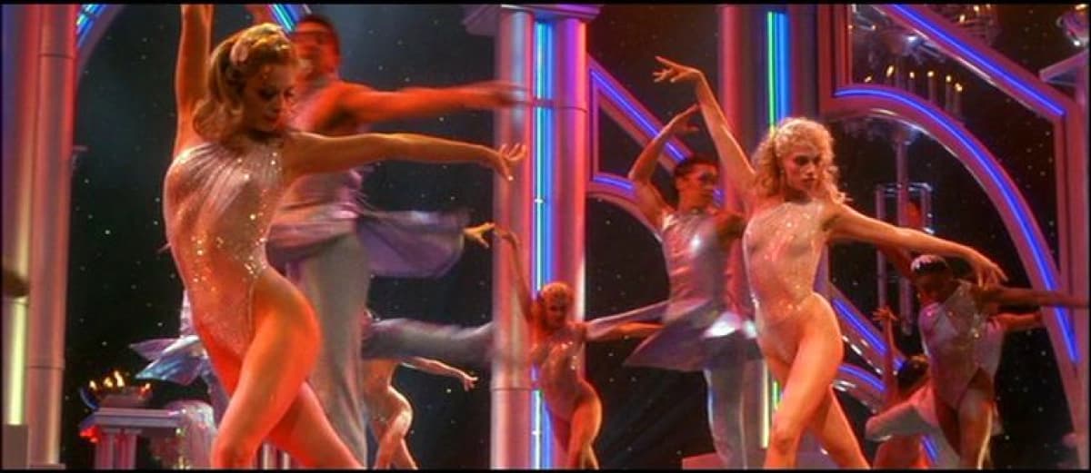 Showgirls (Showgirls)