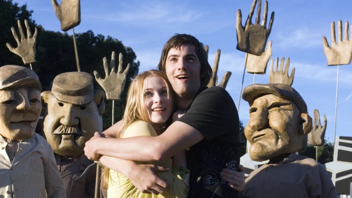 Vượt Dải Ngân Hà (Across the Universe)